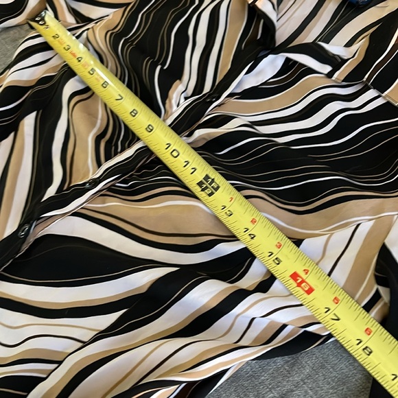 Rag medium, top, brown, beige, white, button front three-quarter sleeve 24-133 - Picture 7 of 8